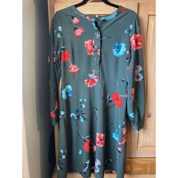 Loft | Floral Breeze Shirt Dress in Green w/ long sleeves | Size 8 - Picture 2 of 4